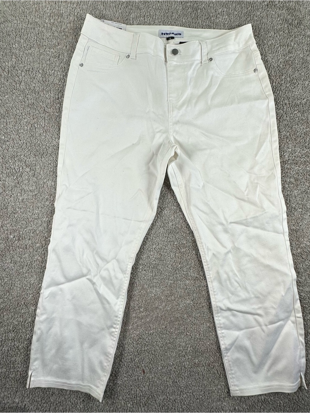 Nygard Jeans Women's White Capri Stretchy size 16